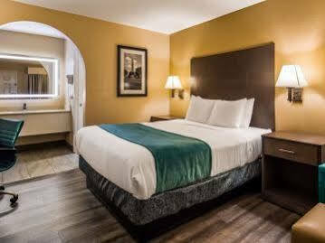 Western Catalina 3*